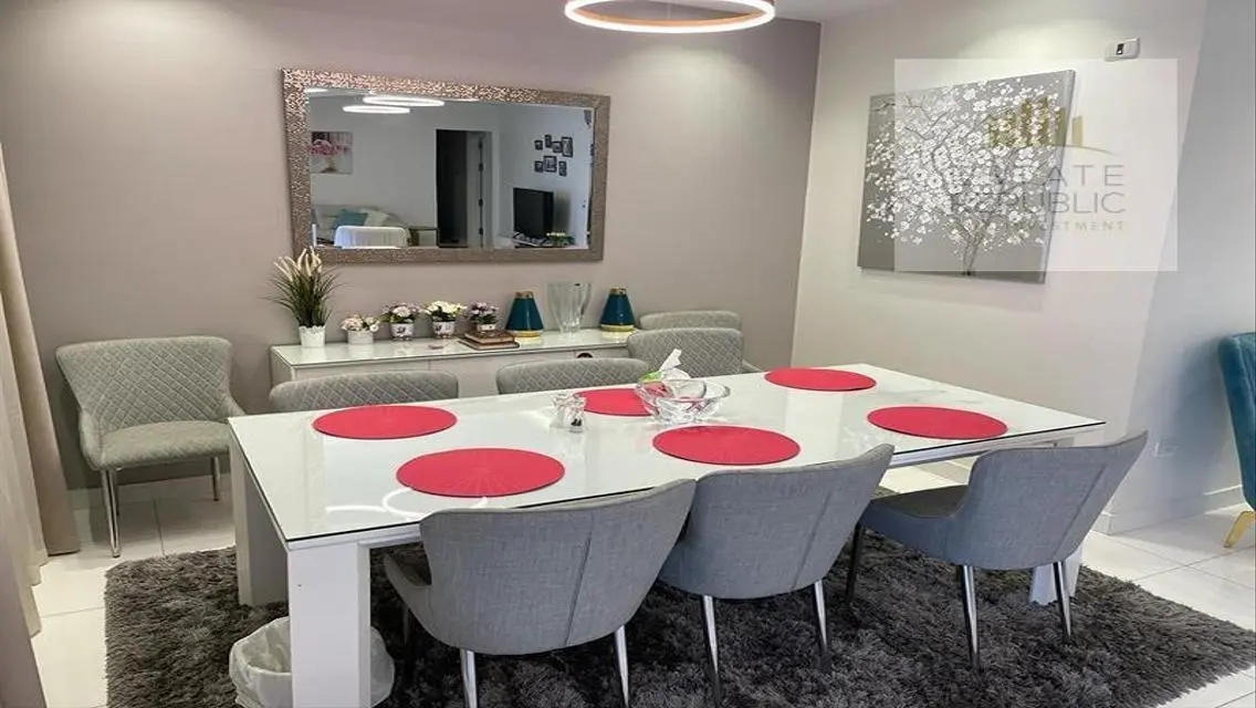 Luxurious Apartment with Scenic Views in the Heart of the City