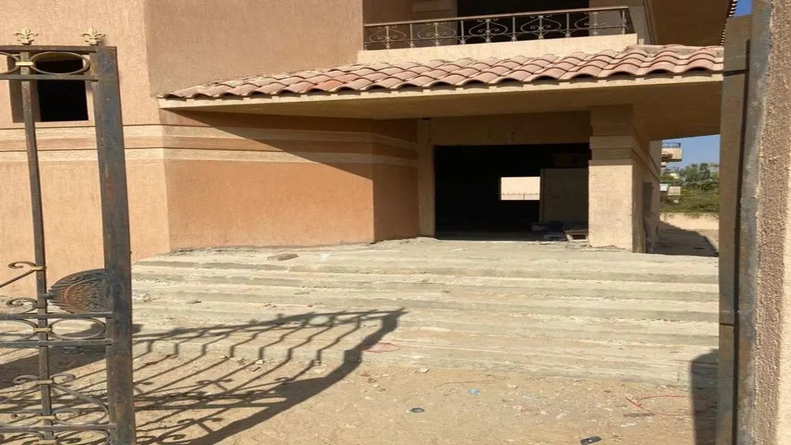 شقة فاخرة بمساحة 700 متر للبيع
