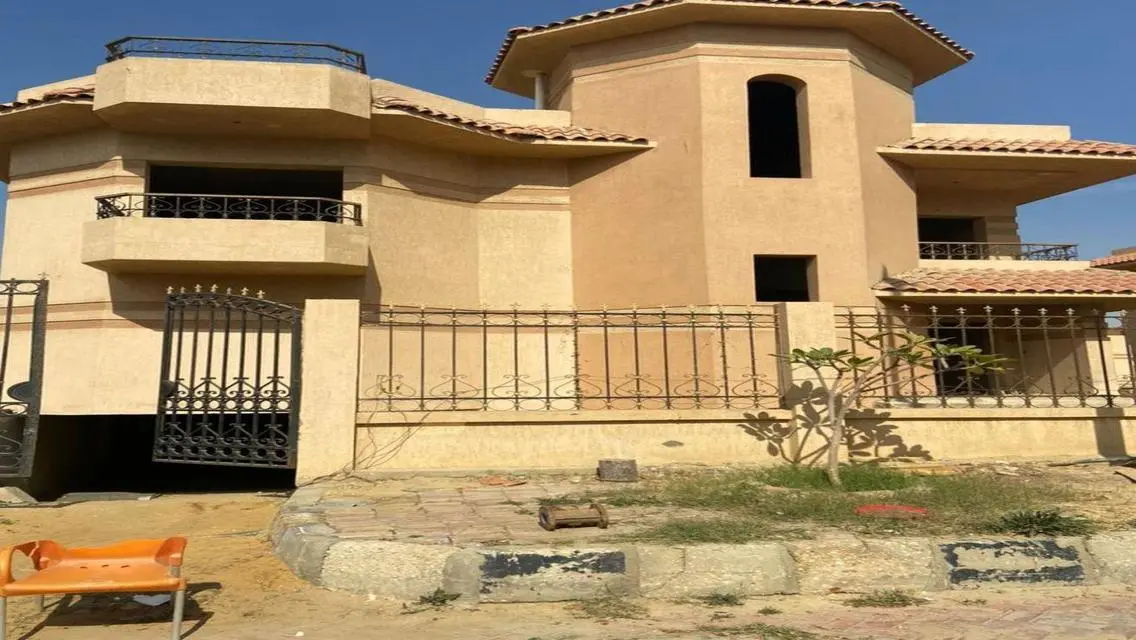 شقة فاخرة بمساحة 700 متر للبيع