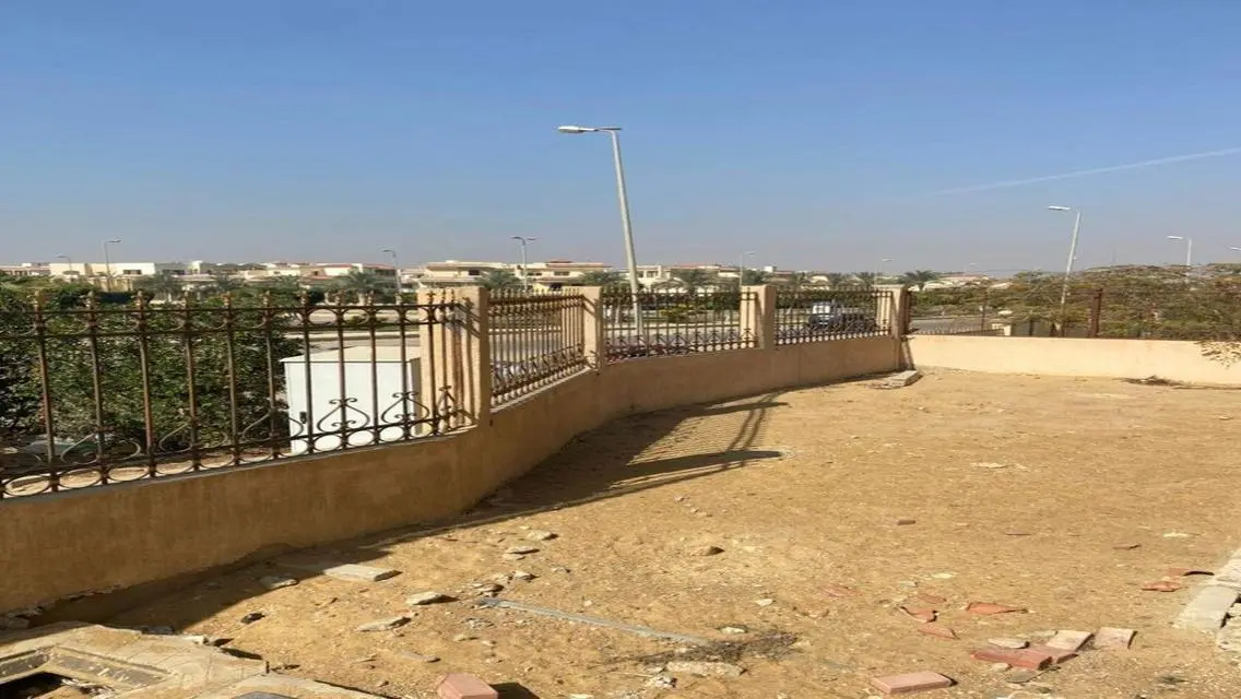 شقة فاخرة بمساحة 700 متر للبيع