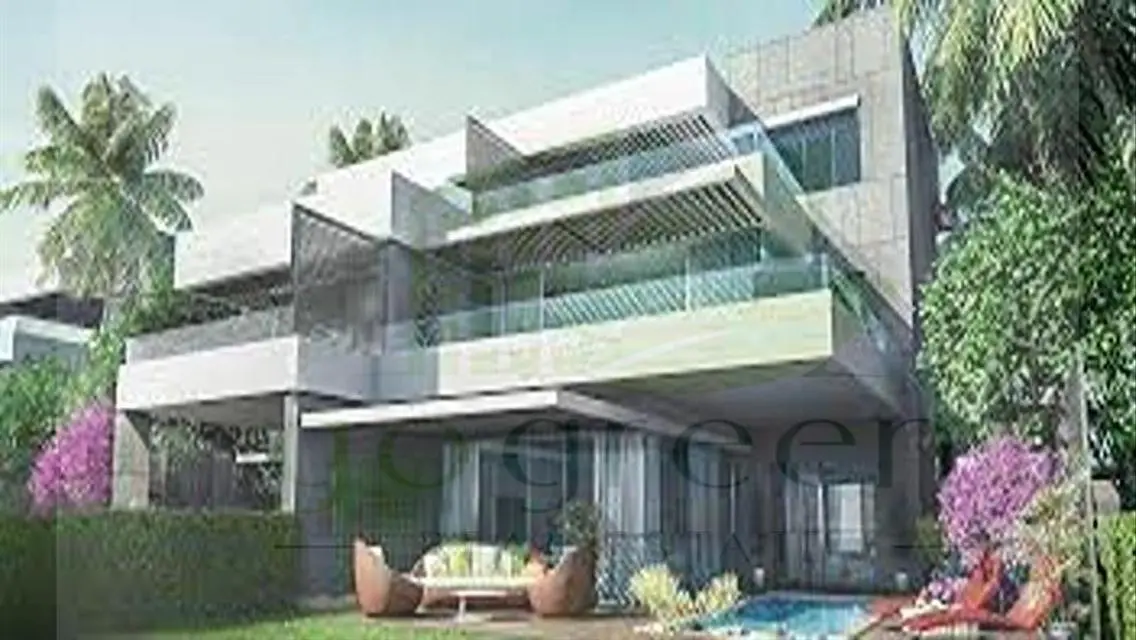 فيلا راقية للبيع بتصميم عصري وحديقة خاصة