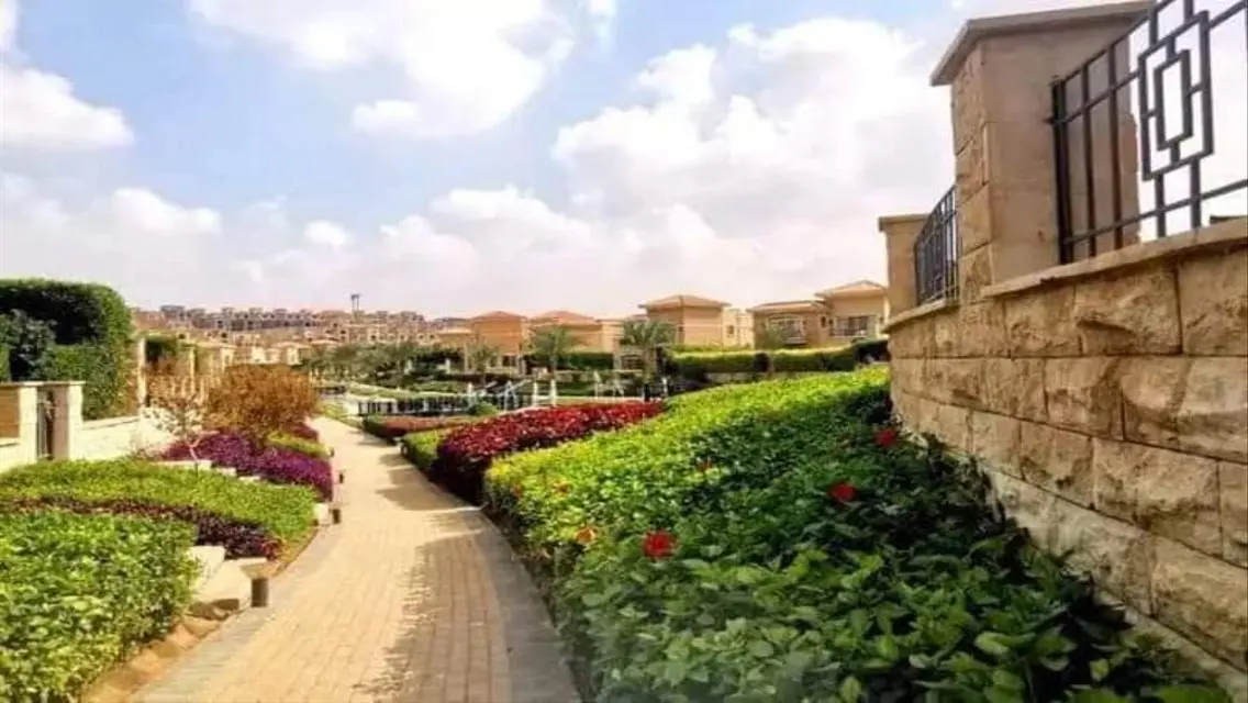 Luxurious Apartment with Spacious Layout in Prime Location