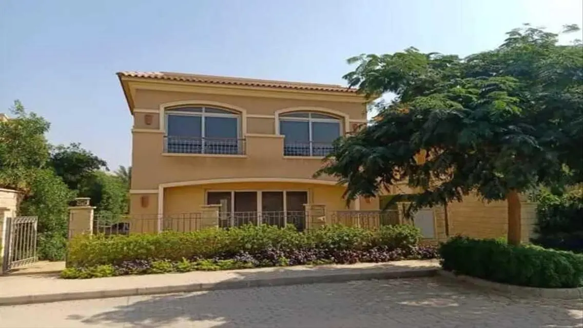 Luxurious Apartment with Spacious Layout in Prime Location