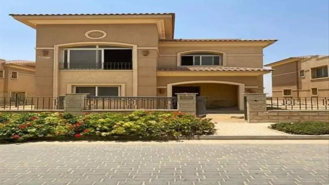 Luxurious Apartment with Spacious Layout in Prime Location