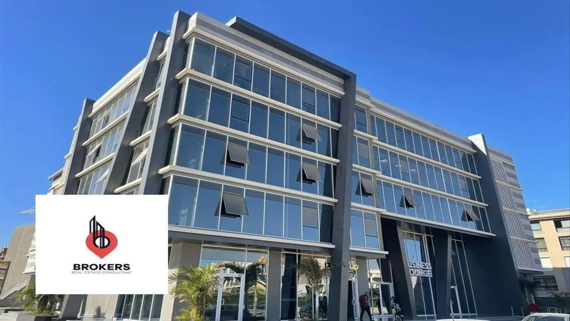 Luxury Office for Sale in Azad 68