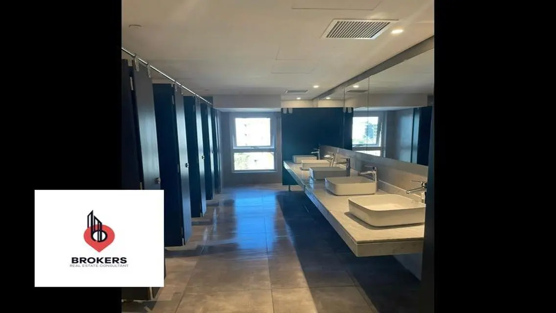 Luxury Office for Sale in Azad 68