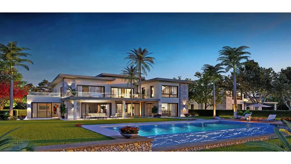 Luxurious Home with Private Garden and Pool