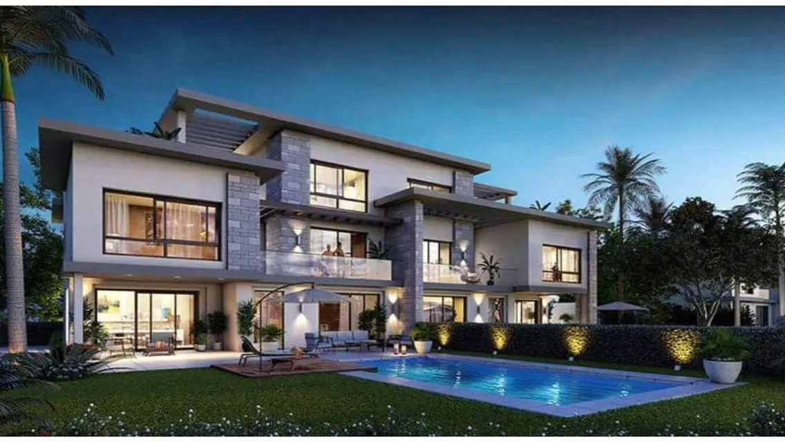 Luxurious Home with Private Garden and Pool