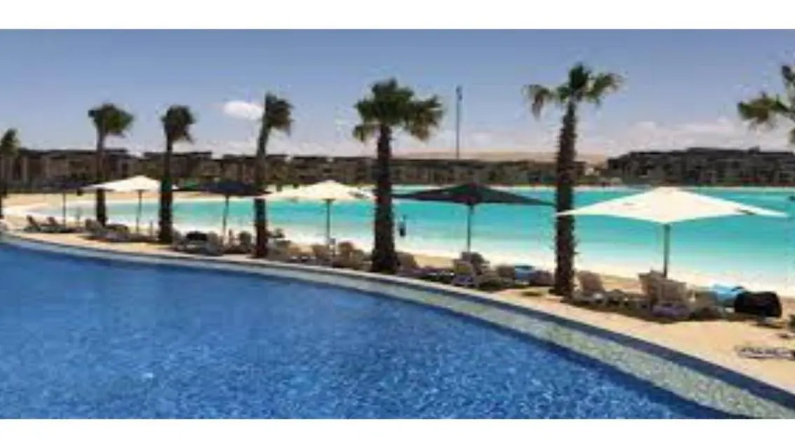 Luxurious Home with Private Garden and Pool