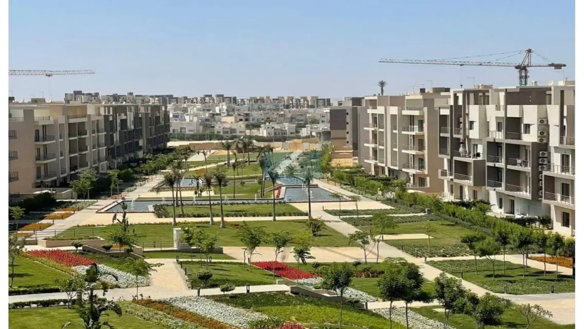 شقة حديثة بمساحة 400 متر مربع للبيع