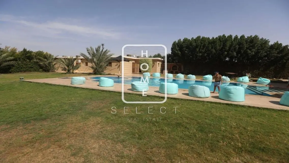 Luxury Villa for Sale - 750 sqm in the Heart of the City