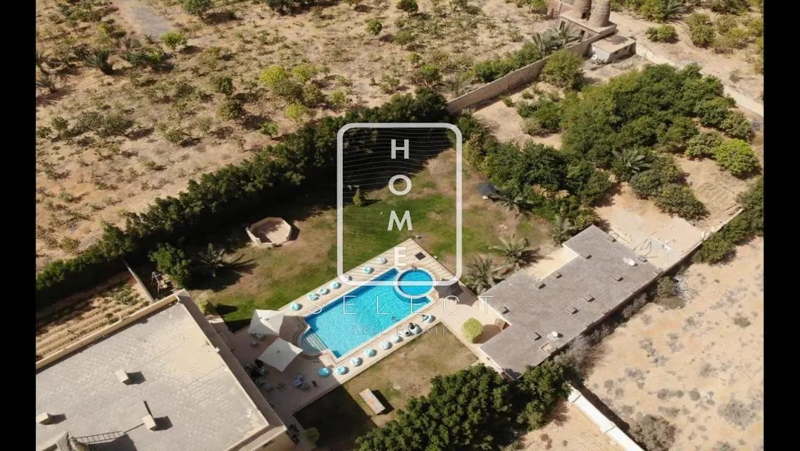Luxury Villa for Sale - 750 sqm in the Heart of the City