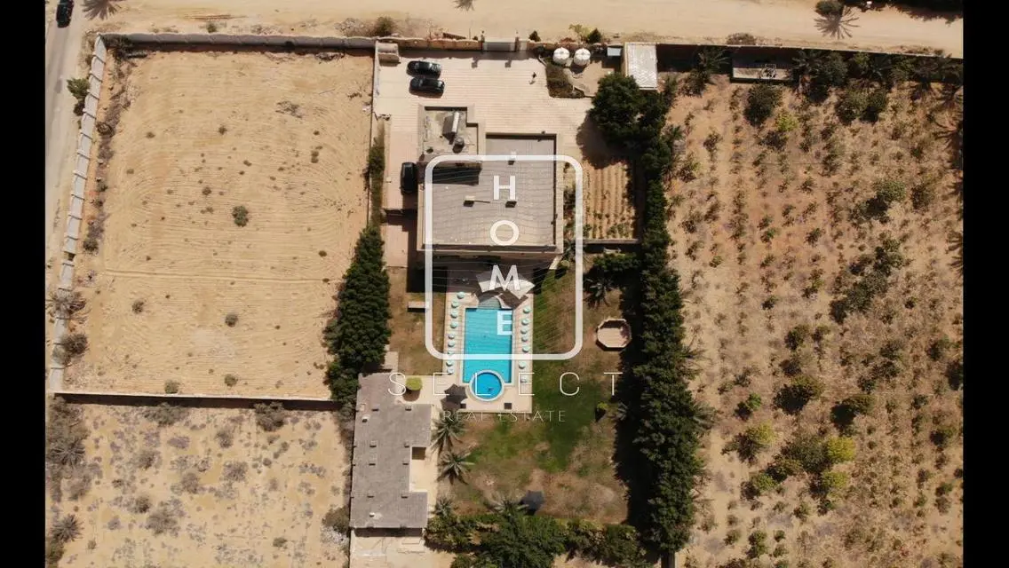Luxury Villa for Sale - 750 sqm in the Heart of the City