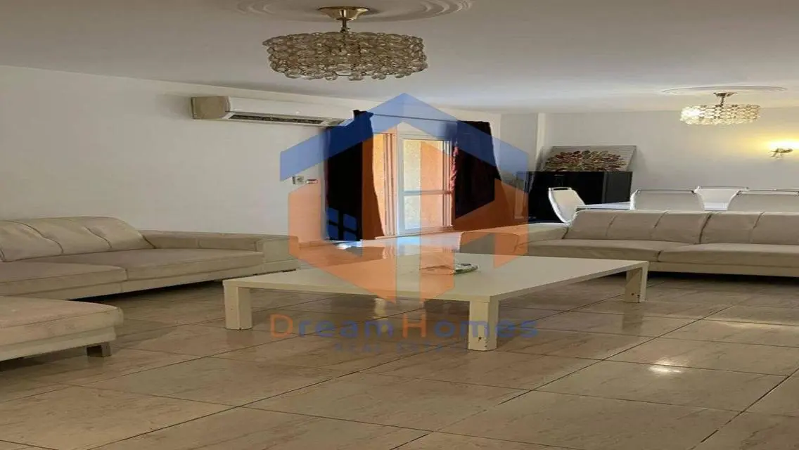 Luxury Villa for Sale in Madinaty 135-B1