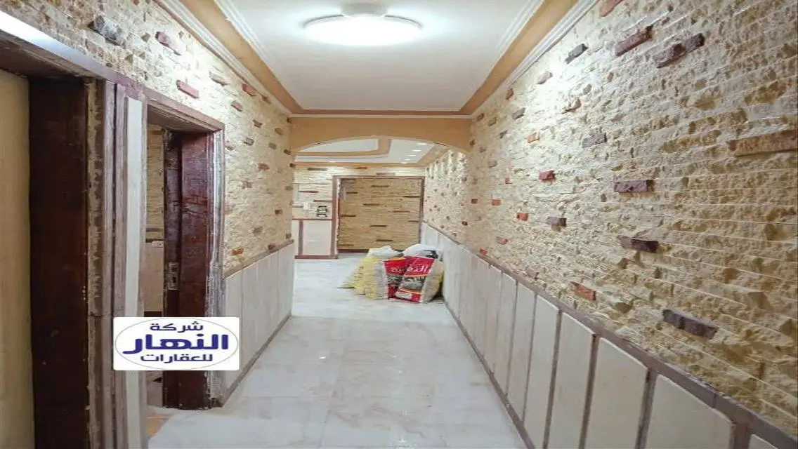 مكتب للإيجار بمساحة مناسبة
