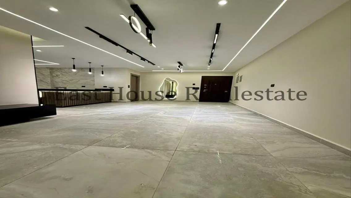 Prime Location Strip Mall - B11