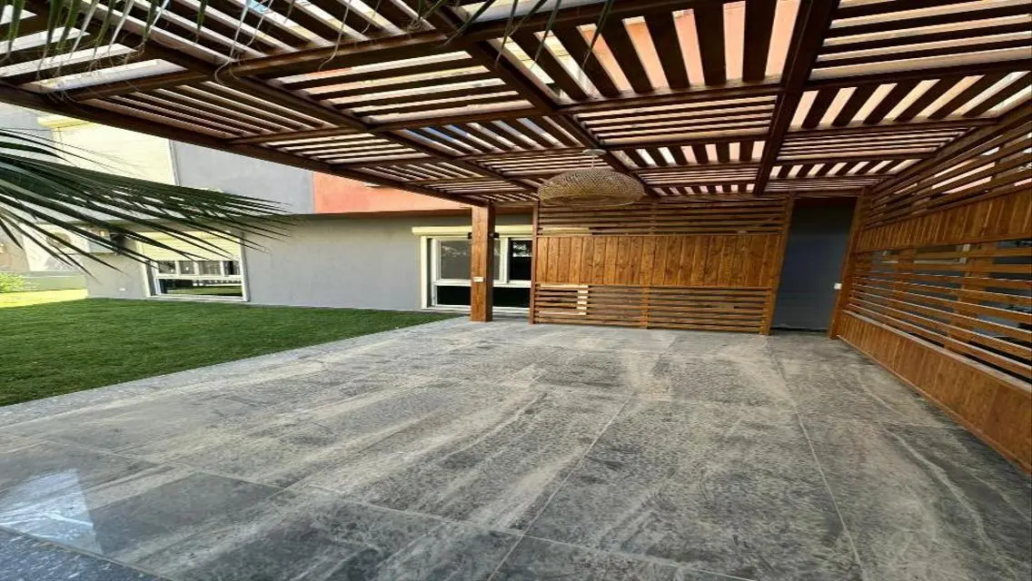 Luxury Apartment for Sale with Ample Space in City Center