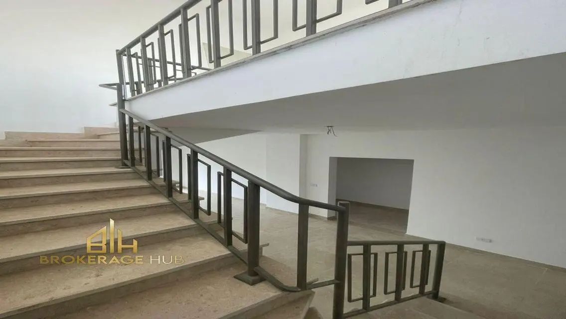 Luxury Apartment with Premier Amenities