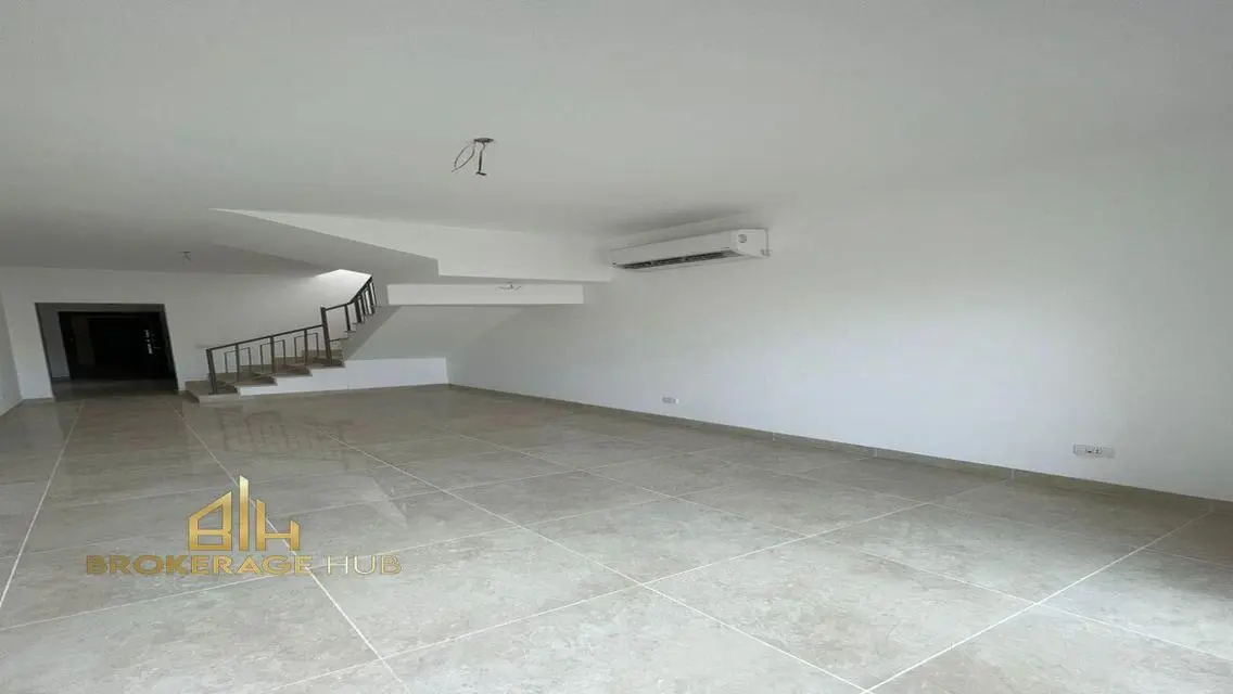 Luxury Apartment with Premier Amenities