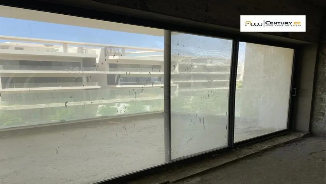 شقة فاخرة مطلة على البحيرة في جولدن سكوئر