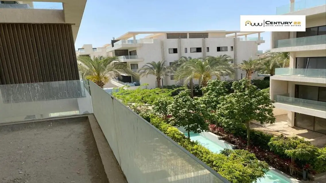 شقة فاخرة مطلة على البحيرة في جولدن سكوئر