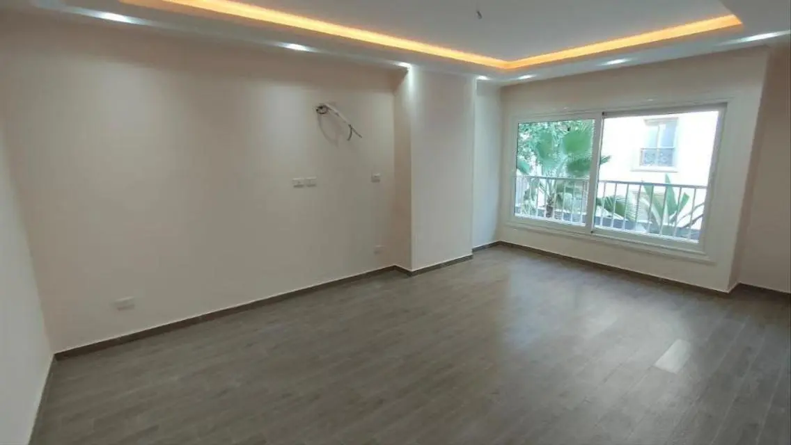 Luxury Villa with Private Garden and Pool in Amorada - New Cairo