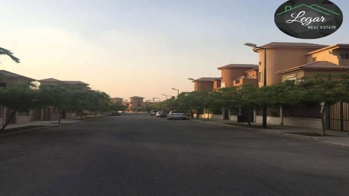 فيلا فاخرة مع حديقة ومسبح خاص