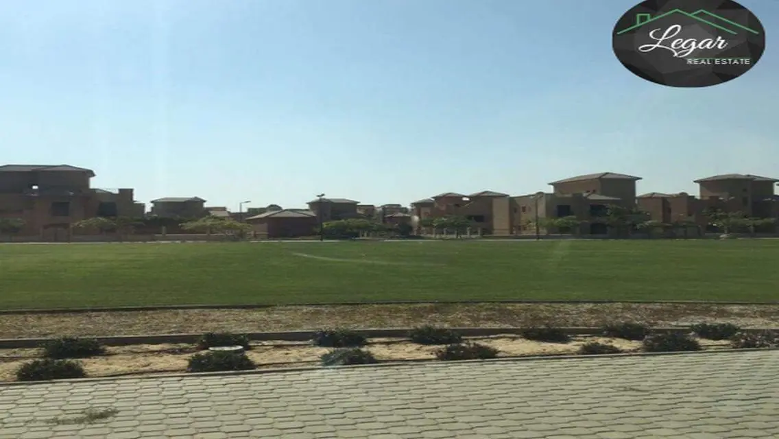 فيلا فاخرة مع حديقة ومسبح خاص