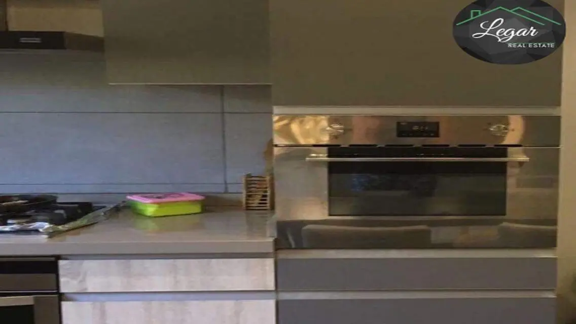 فيلا فاخرة مع حديقة ومسبح خاص