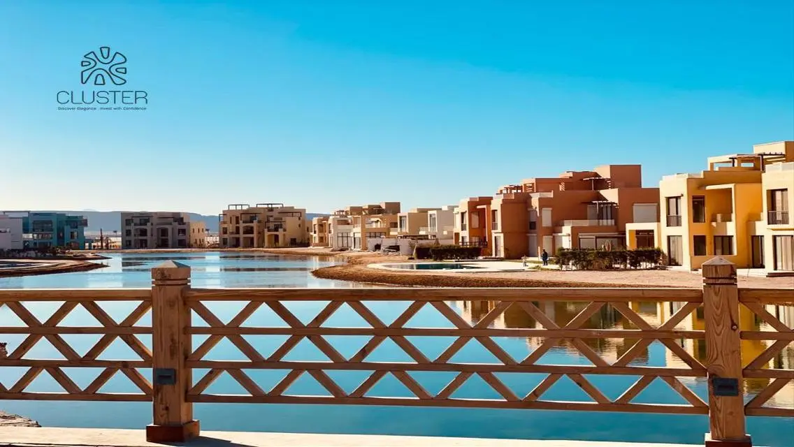 فيلا فاخرة بمساحة 155 متر مربع بحديقة خاصة