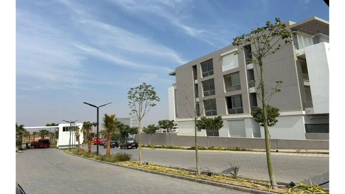 Real Estate Consultancy - Luxury Apartment in West Cairo