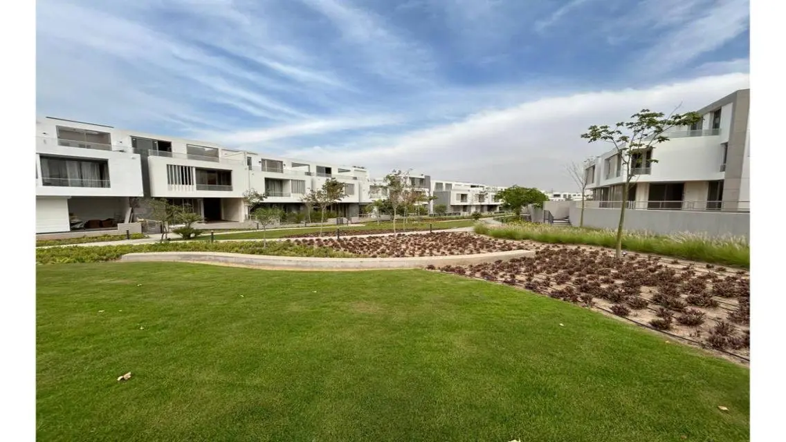 Real Estate Consultancy - Luxury Apartment in West Cairo