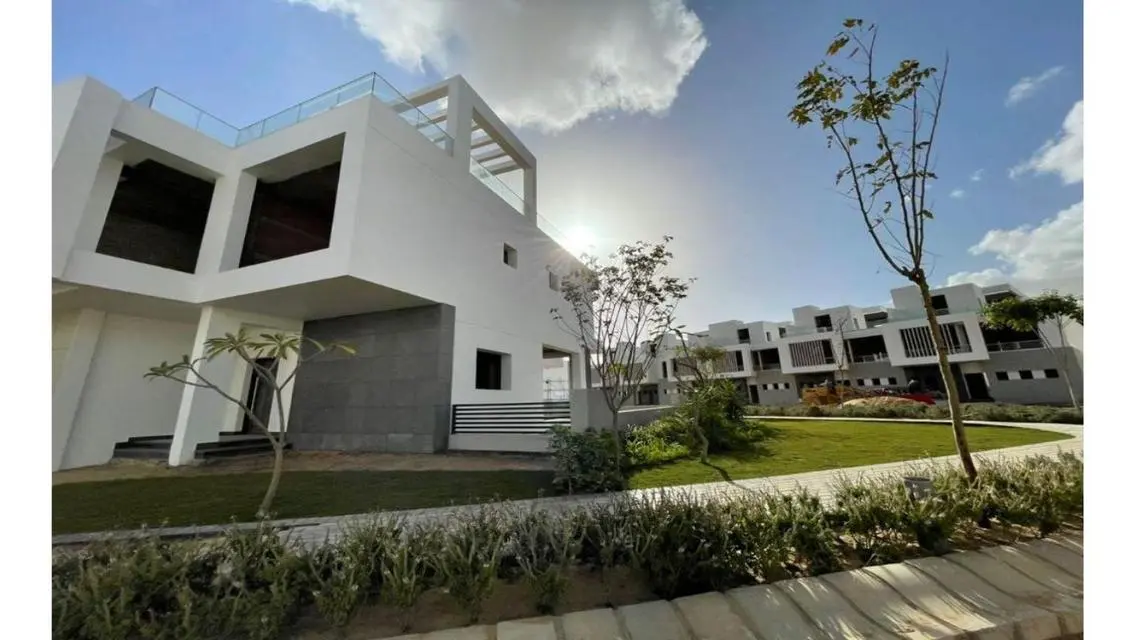 Real Estate Consultancy - Luxury Apartment in West Cairo