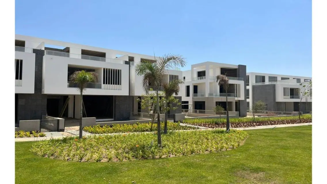Real Estate Consultancy - Luxury Apartment in West Cairo