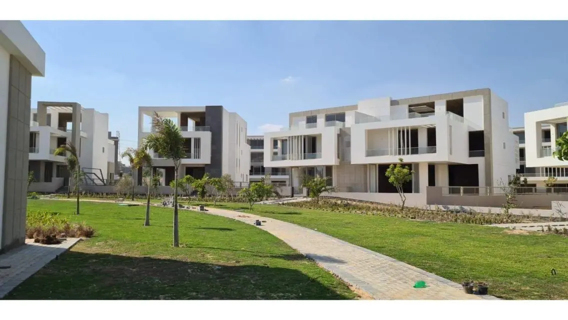Real Estate Consultancy - Luxury Apartment in West Cairo