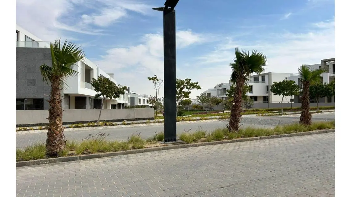 Real Estate Consultancy - Luxury Apartment in West Cairo