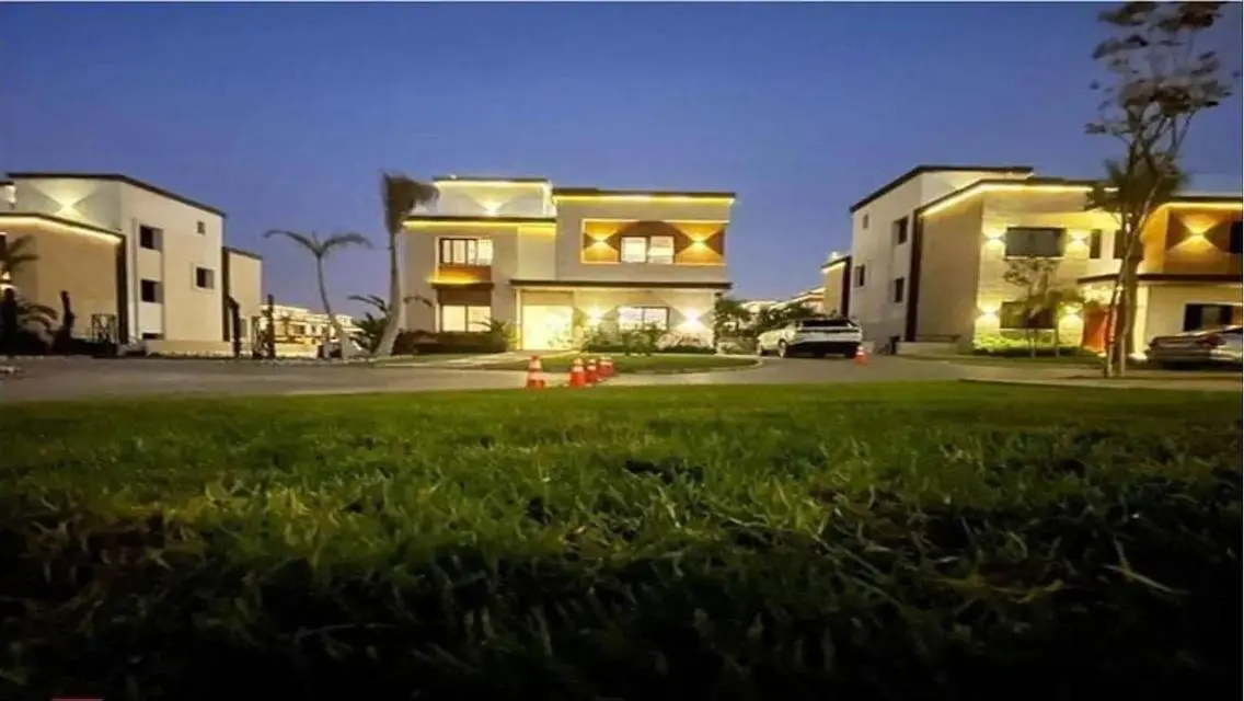 Luxury Apartment with Balcony and Excellent Amenities