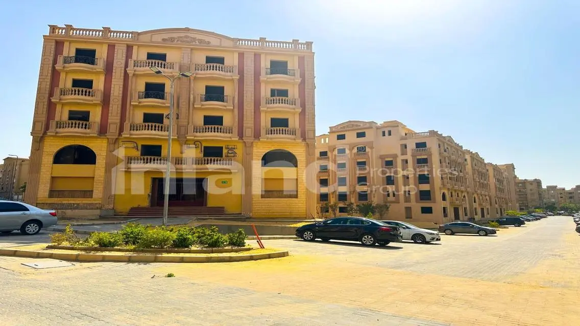 شقة فاخرة للبيع بمساحة واسعة