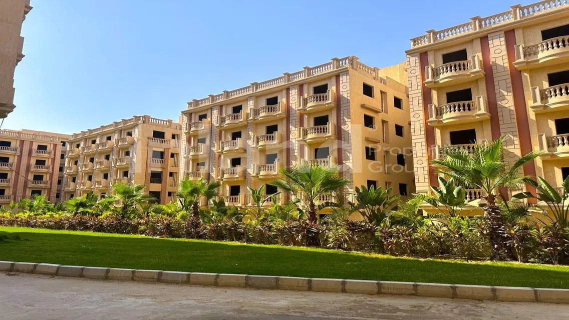 شقة فاخرة للبيع بمساحة واسعة