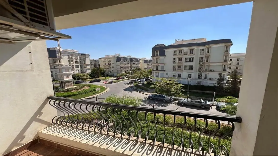 شقة فاخرة للإيجار بإطلالة رائعة
