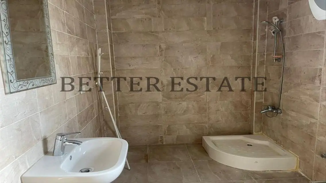 Luxury Apartment with Central Air Conditioning and Balcony