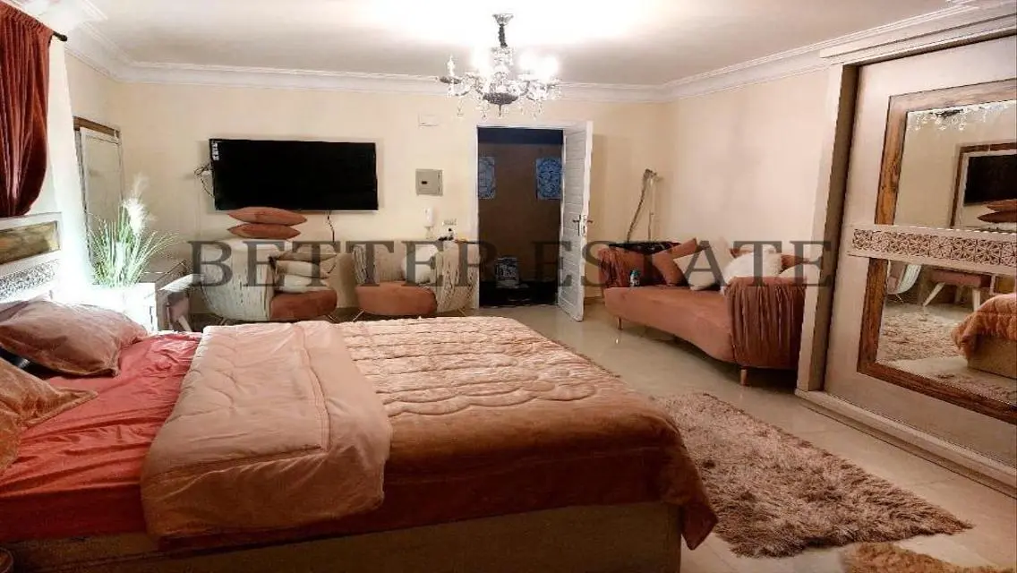 Luxury Apartment with Central Air Conditioning and Balcony