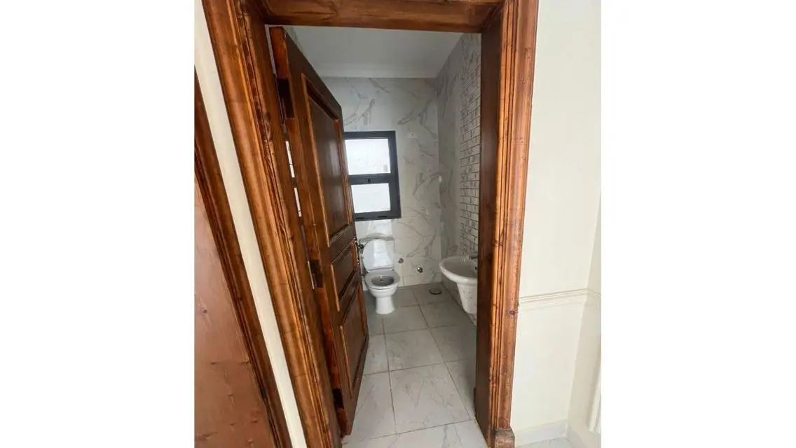 Luxury Apartment with Comprehensive Amenities for Rent