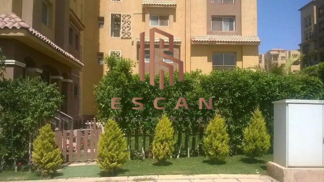 Luxurious Apartment with Spacious Private Garden