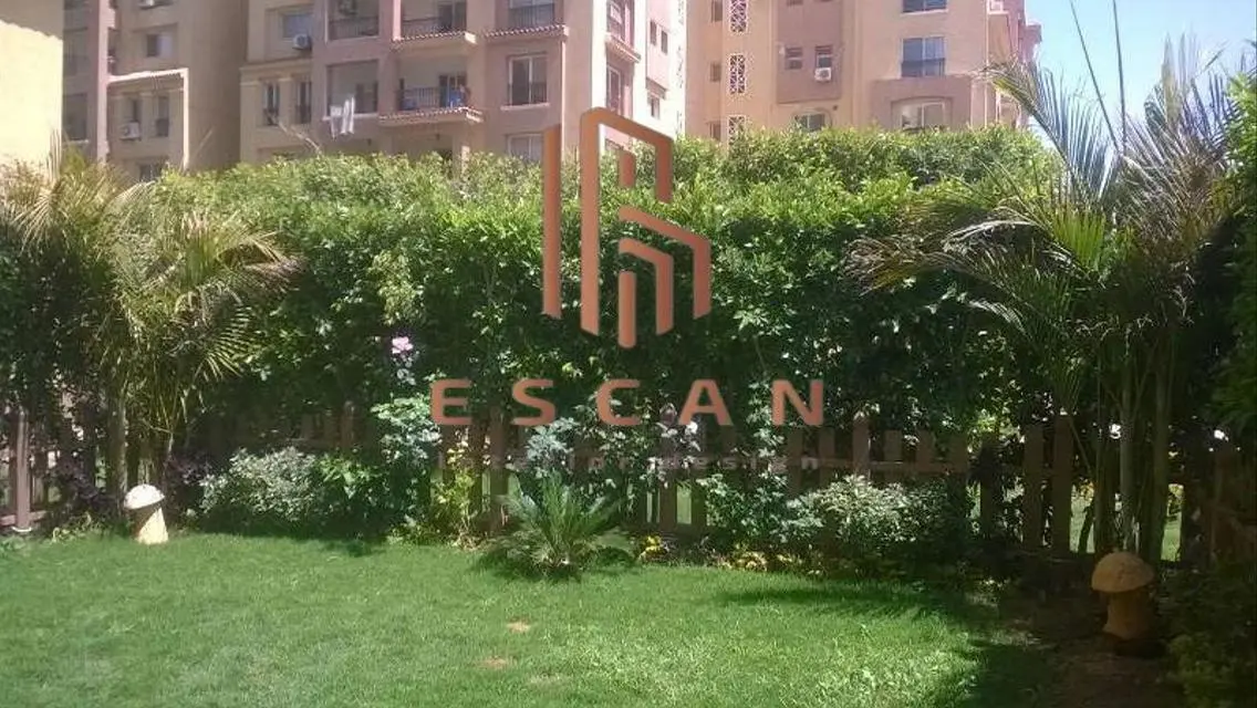 Luxurious Apartment with Spacious Private Garden