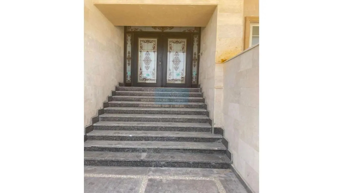 Stunning 400 sqm Apartment in Prime Location