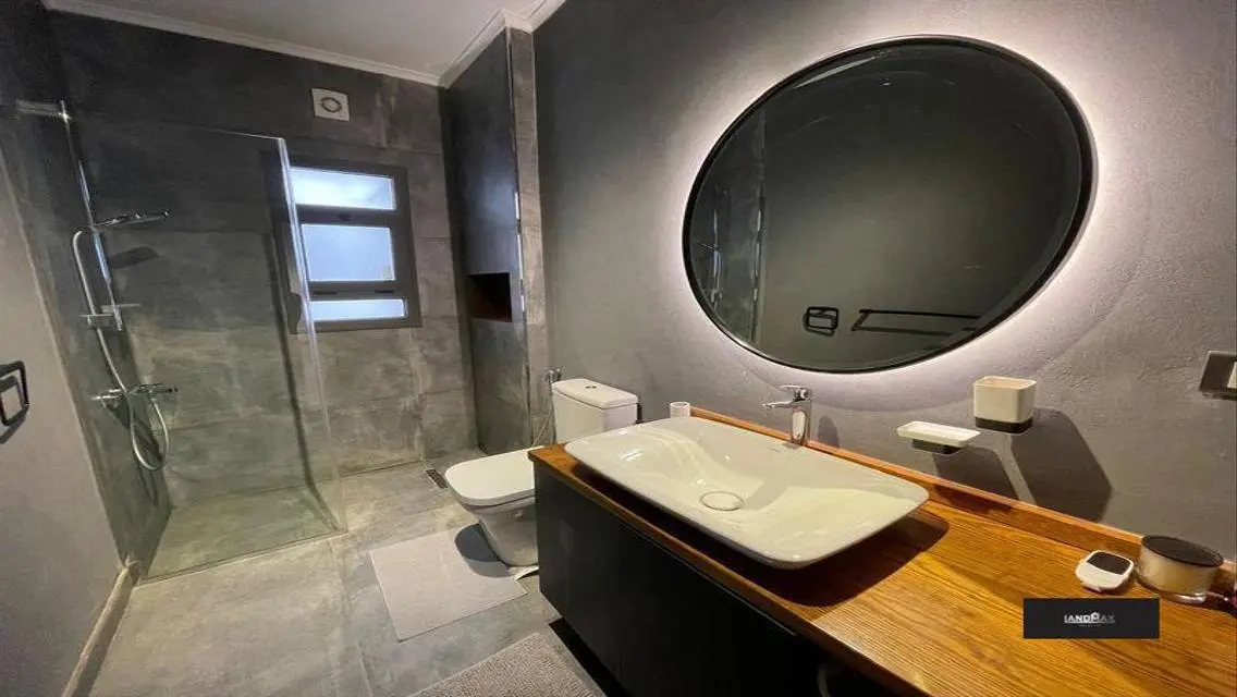 Luxury Apartment with Pool and Stunning View