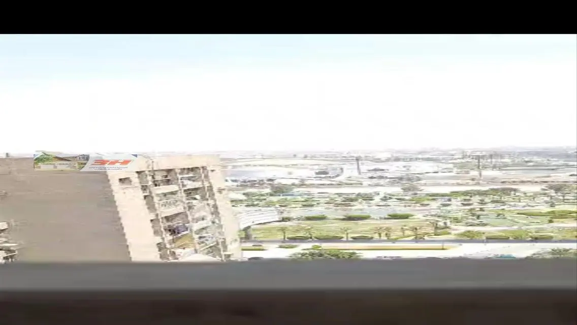 شقة مع شرفة على عرض رائع