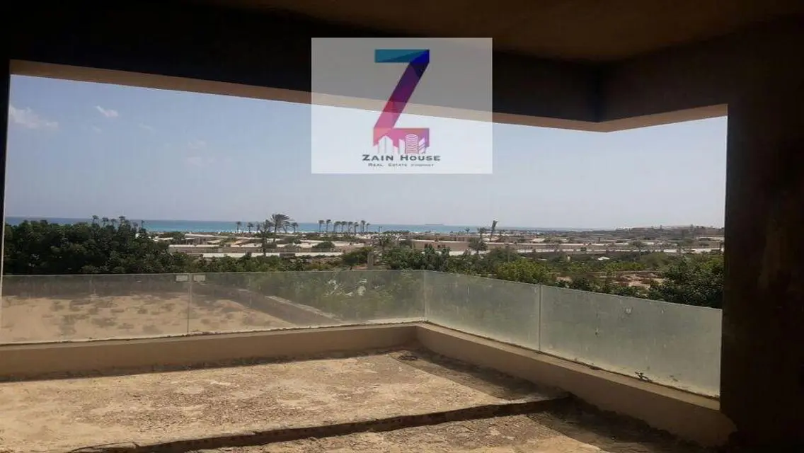 Luxury Apartment with 600 sqm and Balcony