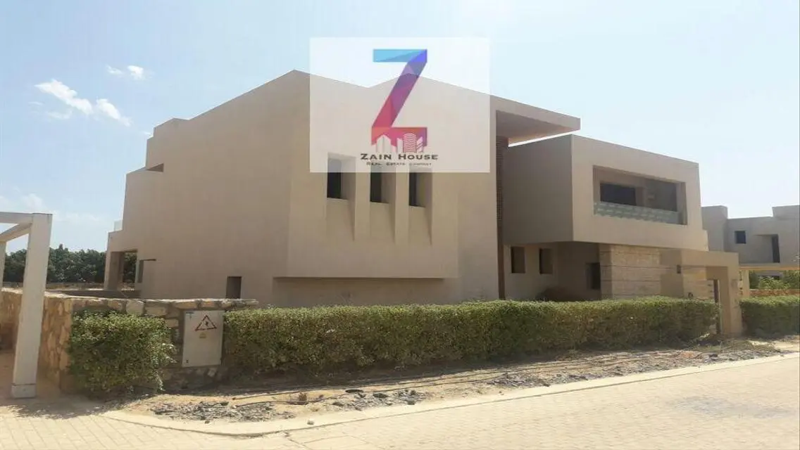 Luxury Apartment with 600 sqm and Balcony